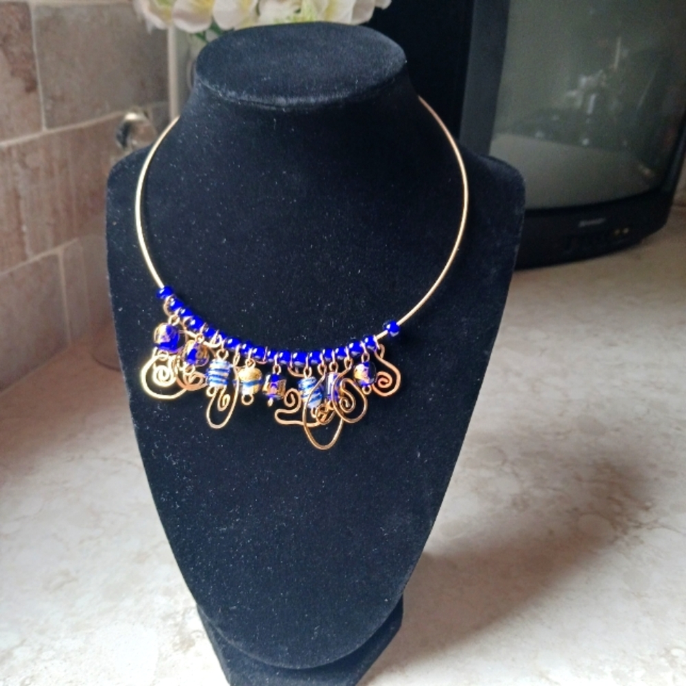 Necklace with glass beads